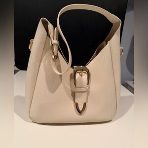 Elegant Cream Shoulder Bag with Gold Buckle